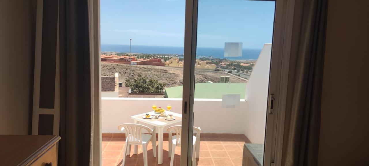 Vistas Al Mar En Caleta De Fuste Vila Exterior foto